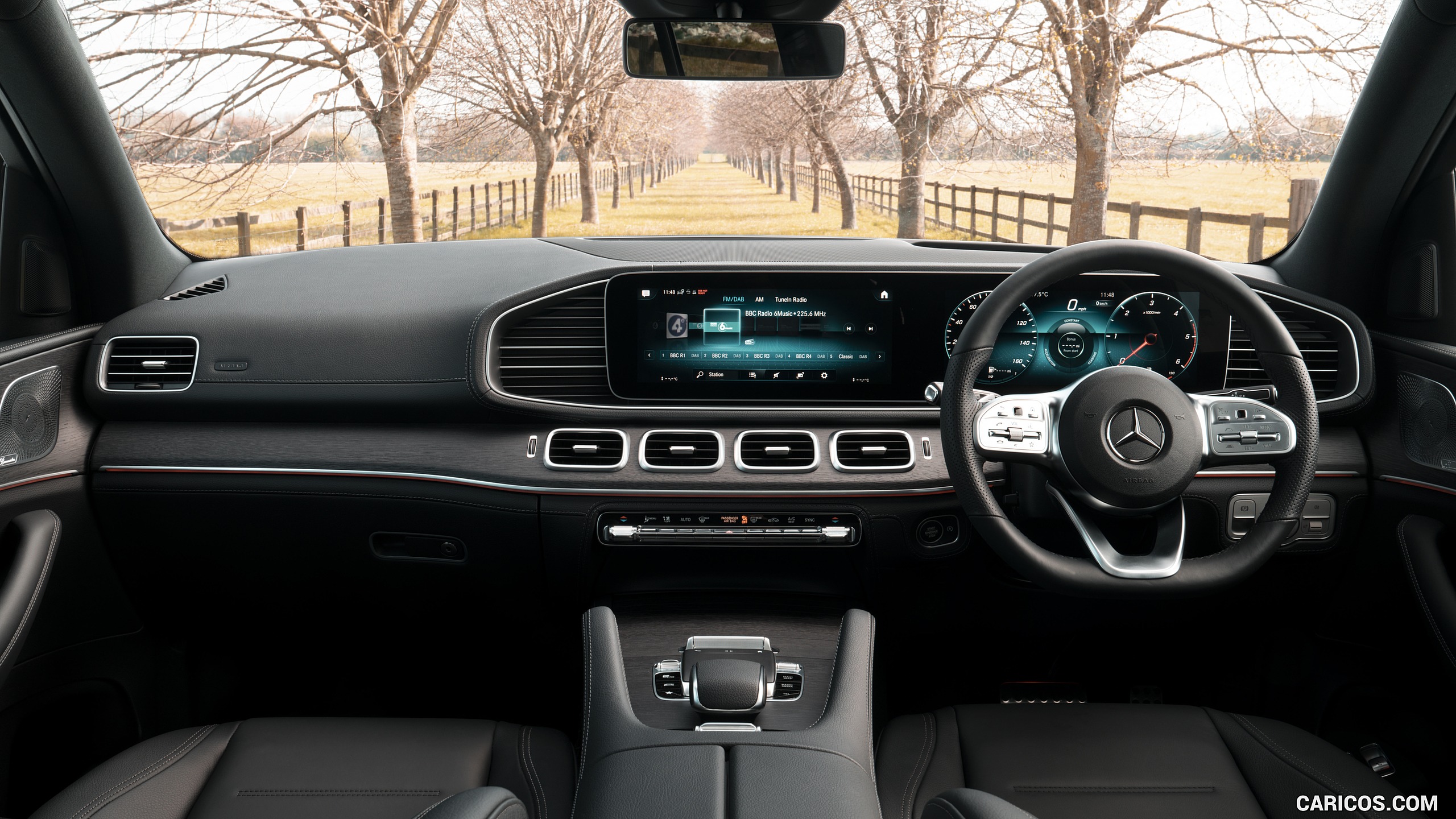 2020 Mercedes-Benz GLE 300d (UK-Spec) - Interior, Cockpit, #41 of 58