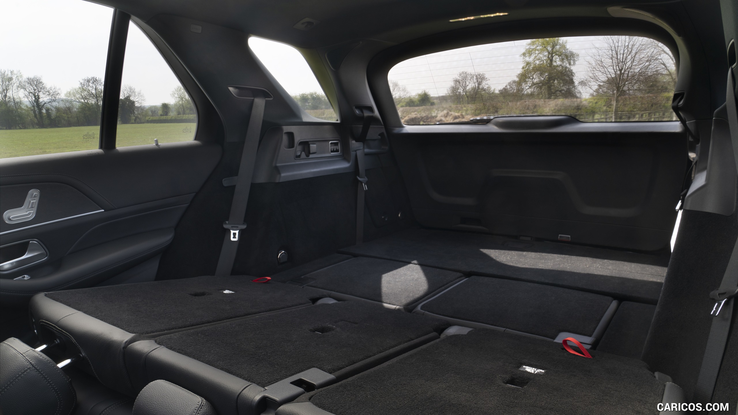 2020 Mercedes-Benz GLE 300d (UK-Spec) - Interior, Rear Seats, #53 of 58