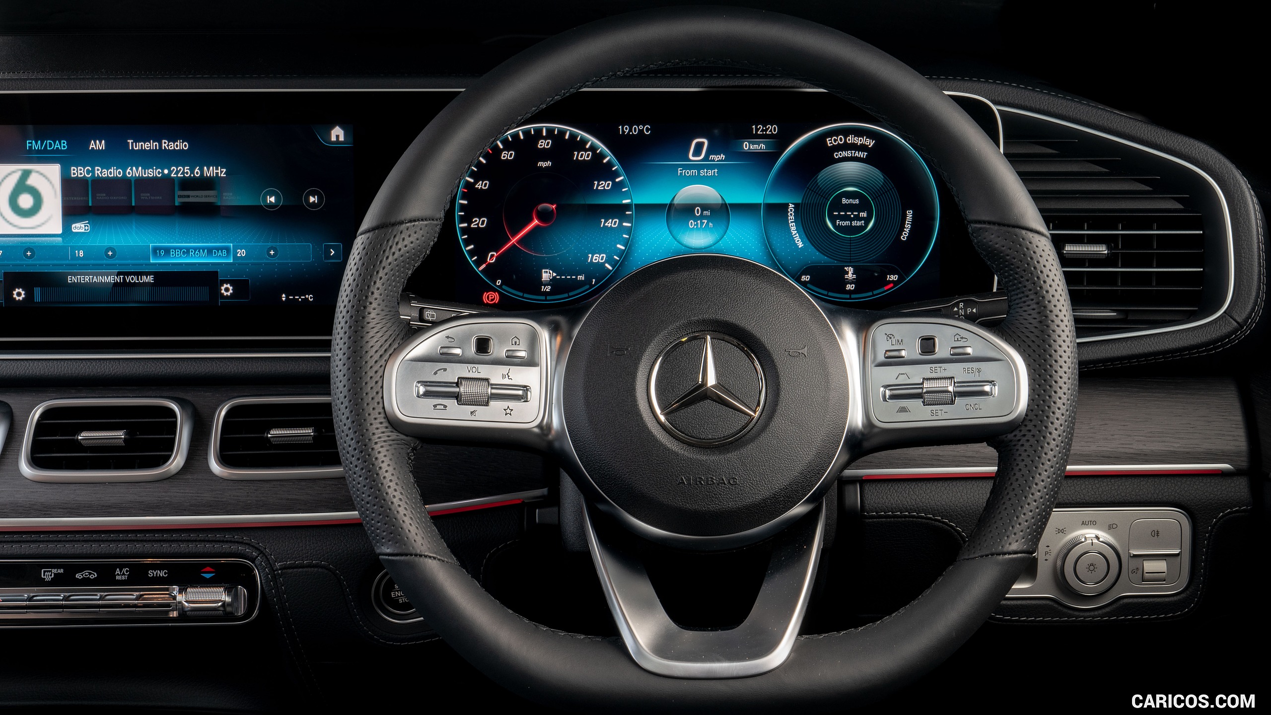 2020 Mercedes-Benz GLE 300d (UK-Spec) - Interior, Steering Wheel, #43 of 58