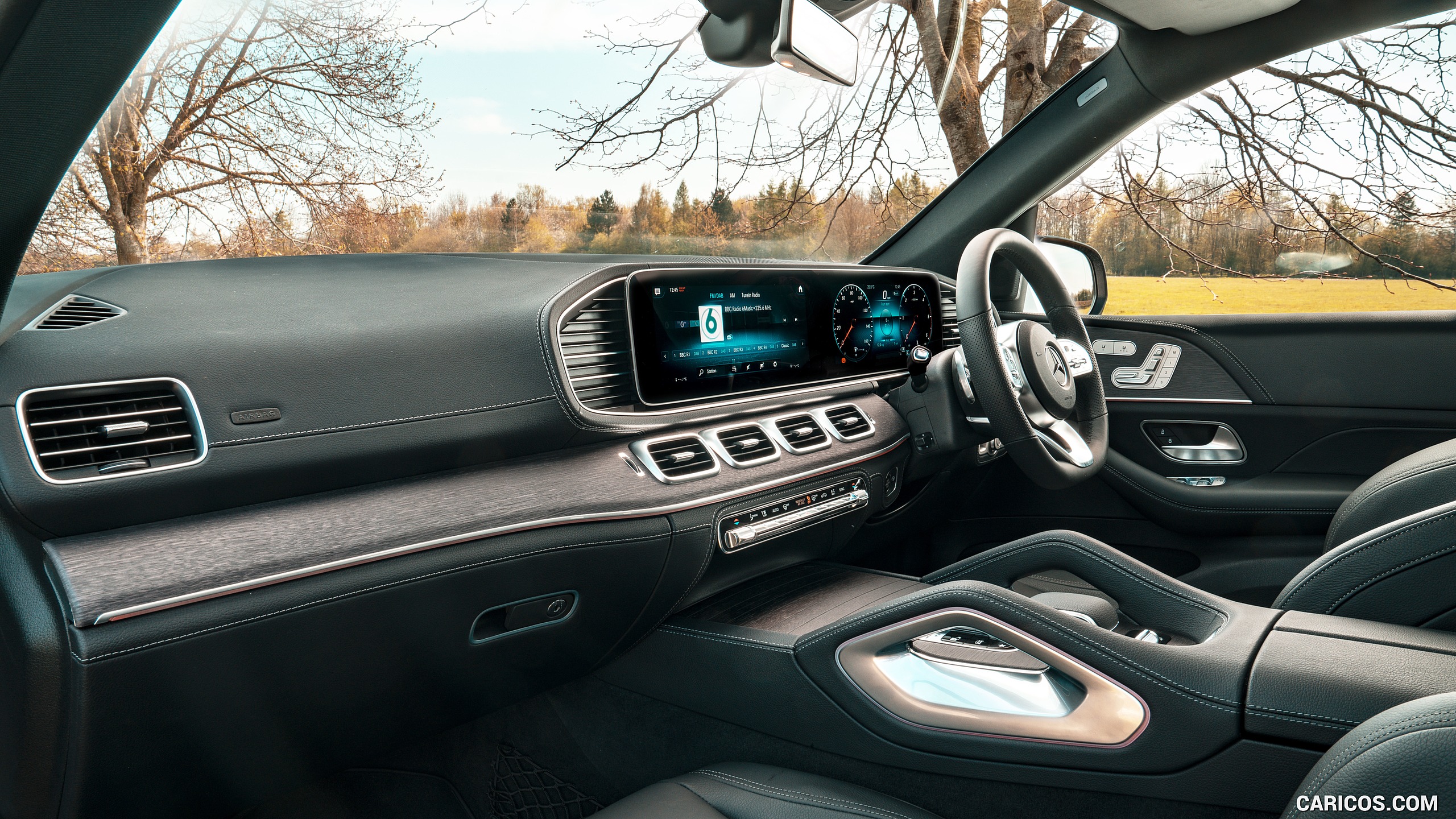 2020 Mercedes-Benz GLE 300d (UK-Spec) - Interior, #40 of 58