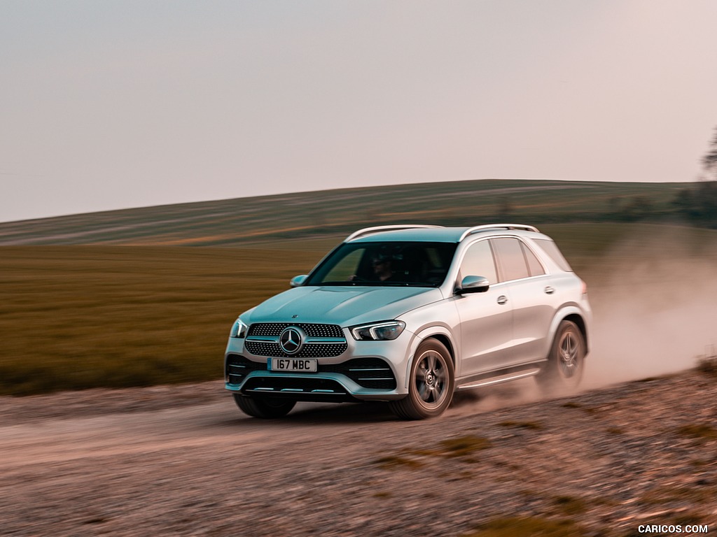 2020 Mercedes-Benz GLE 300d (UK-Spec) - Front Three-Quarter