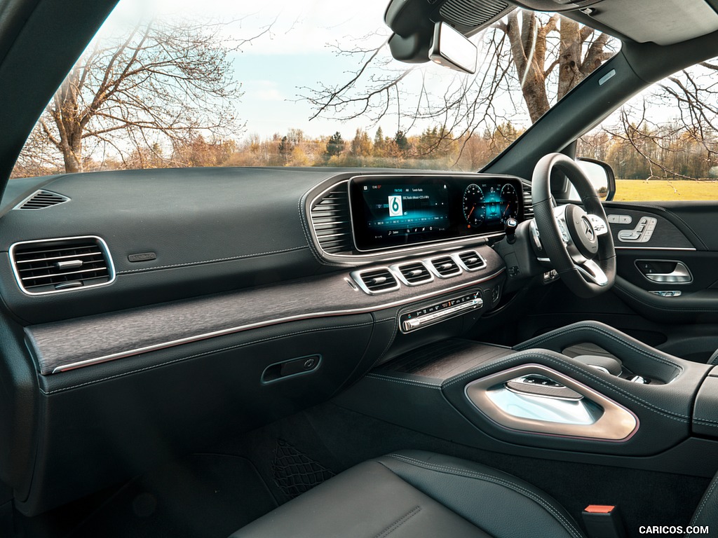 2020 Mercedes-Benz GLE 300d (UK-Spec) - Interior