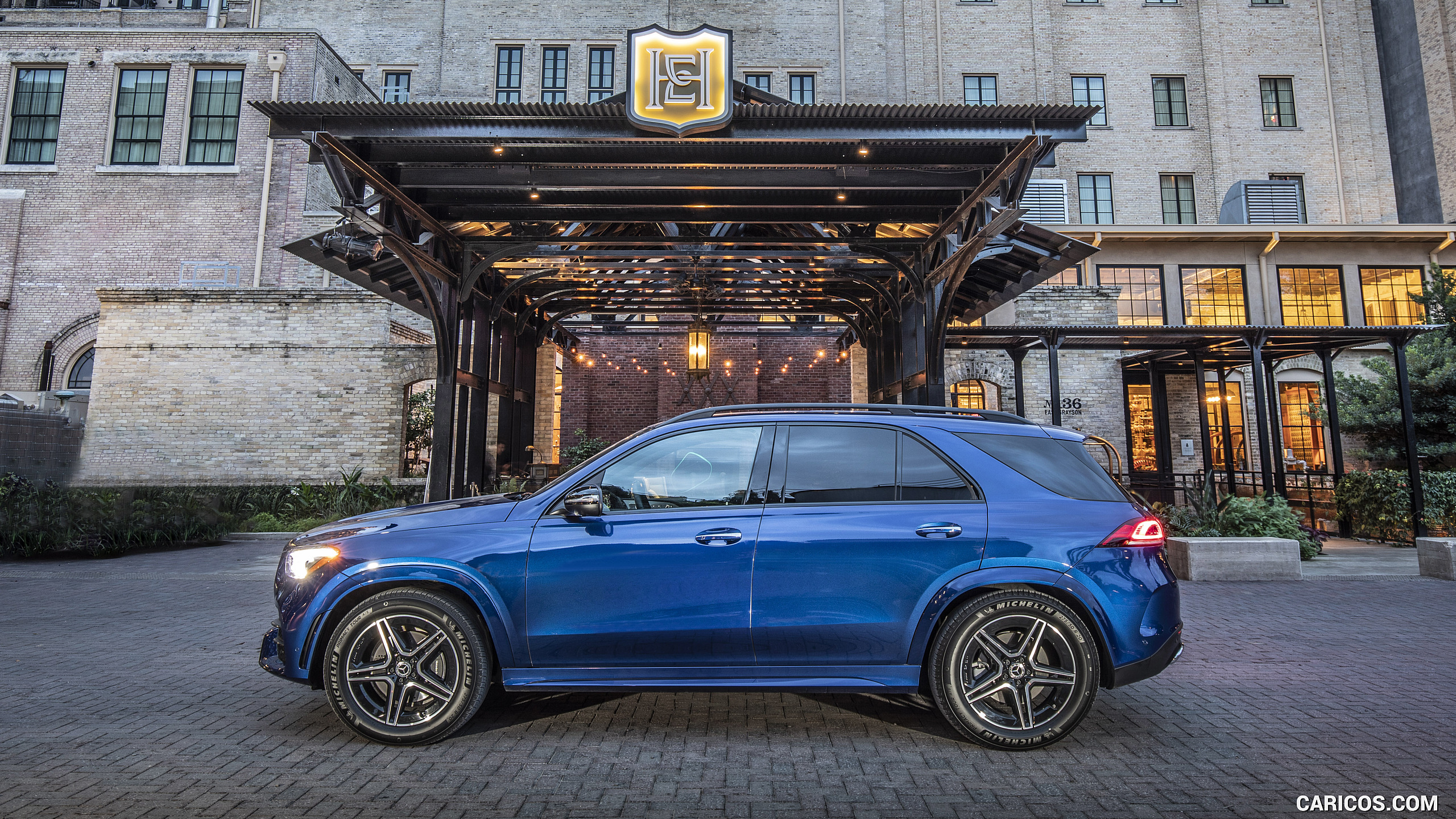 2020 Mercedes-Benz GLE 350 4MATIC (Color: Brilliant Blue; US-Spec) - Side, #194 of 358