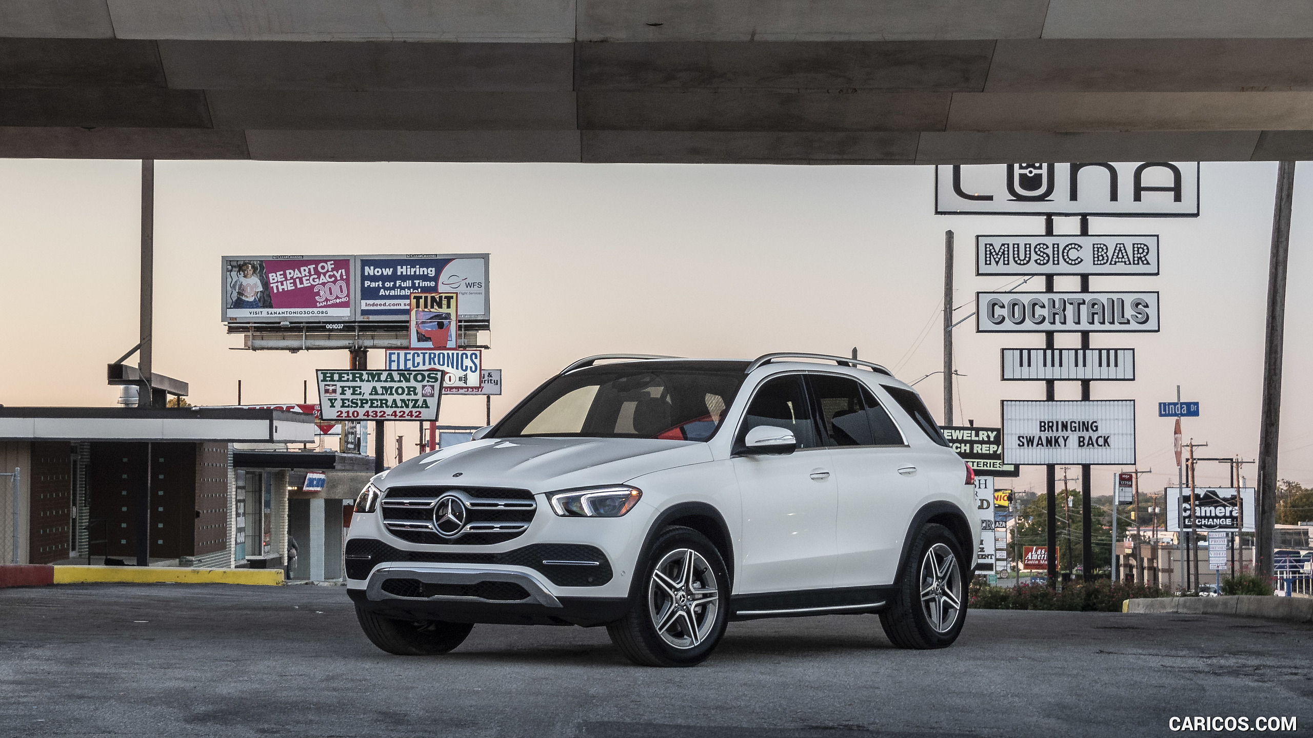 2020 Mercedes-Benz GLE 450 4MATIC (Color: Designo Diamond White Bright; US-Spec) - Front Three-Quarter, #128 of 358