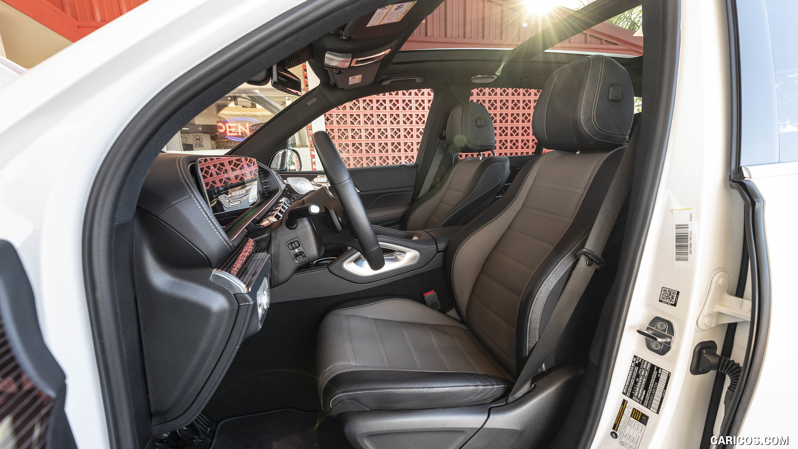 2020 Mercedes-Benz GLE 450 4MATIC (Color: Designo Diamond White Bright; US-Spec) - Interior, Front Seats, #157 of 358