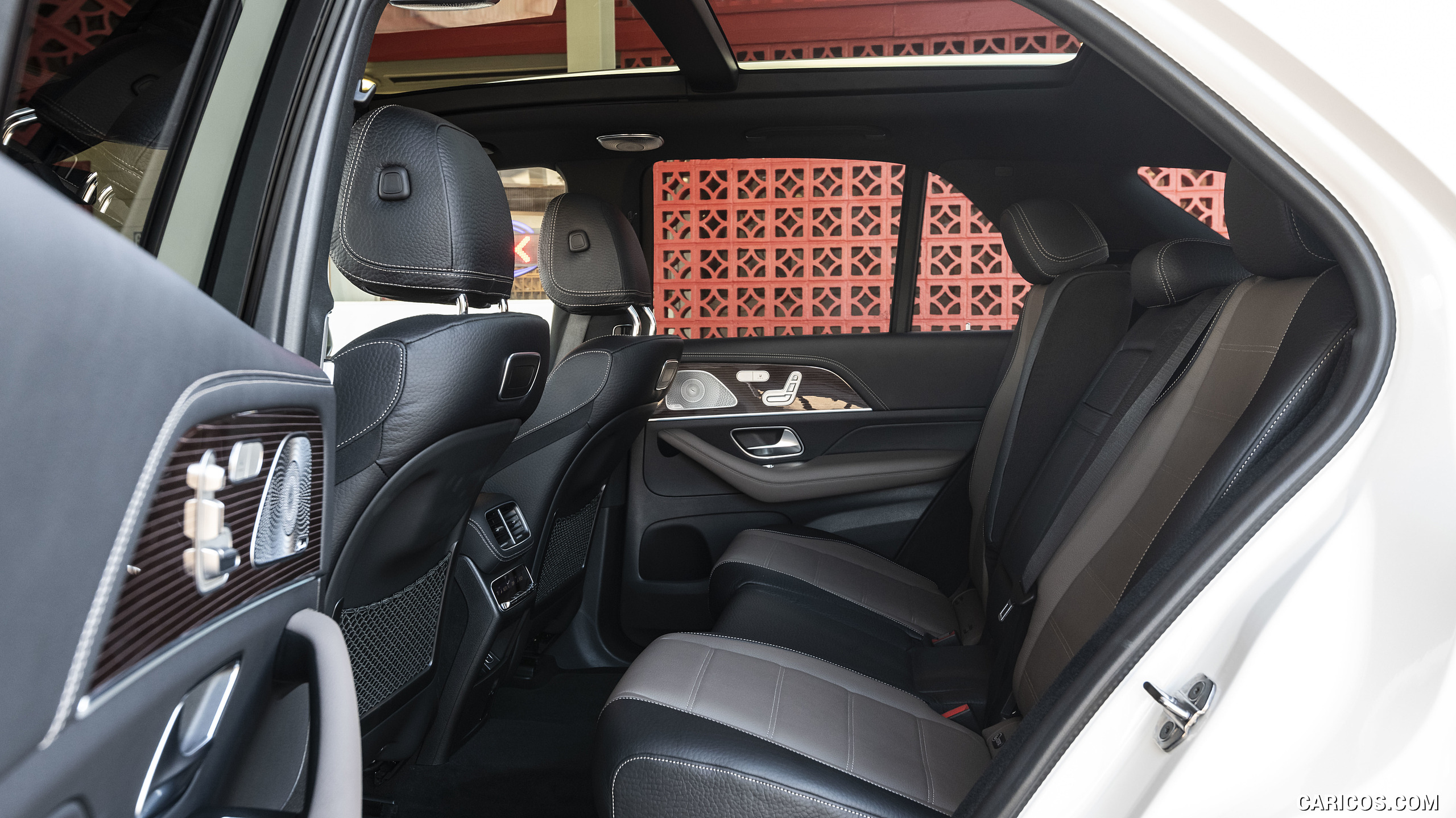 2020 Mercedes-Benz GLE 450 4MATIC (Color: Designo Diamond White Bright; US-Spec) - Interior, Rear Seats, #159 of 358