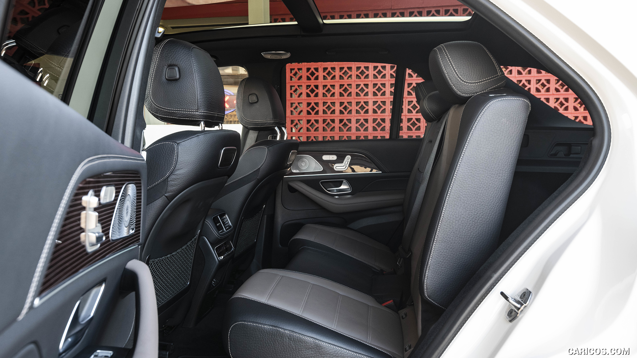 2020 Mercedes-Benz GLE 450 4MATIC (Color: Designo Diamond White Bright; US-Spec) - Interior, Rear Seats, #165 of 358
