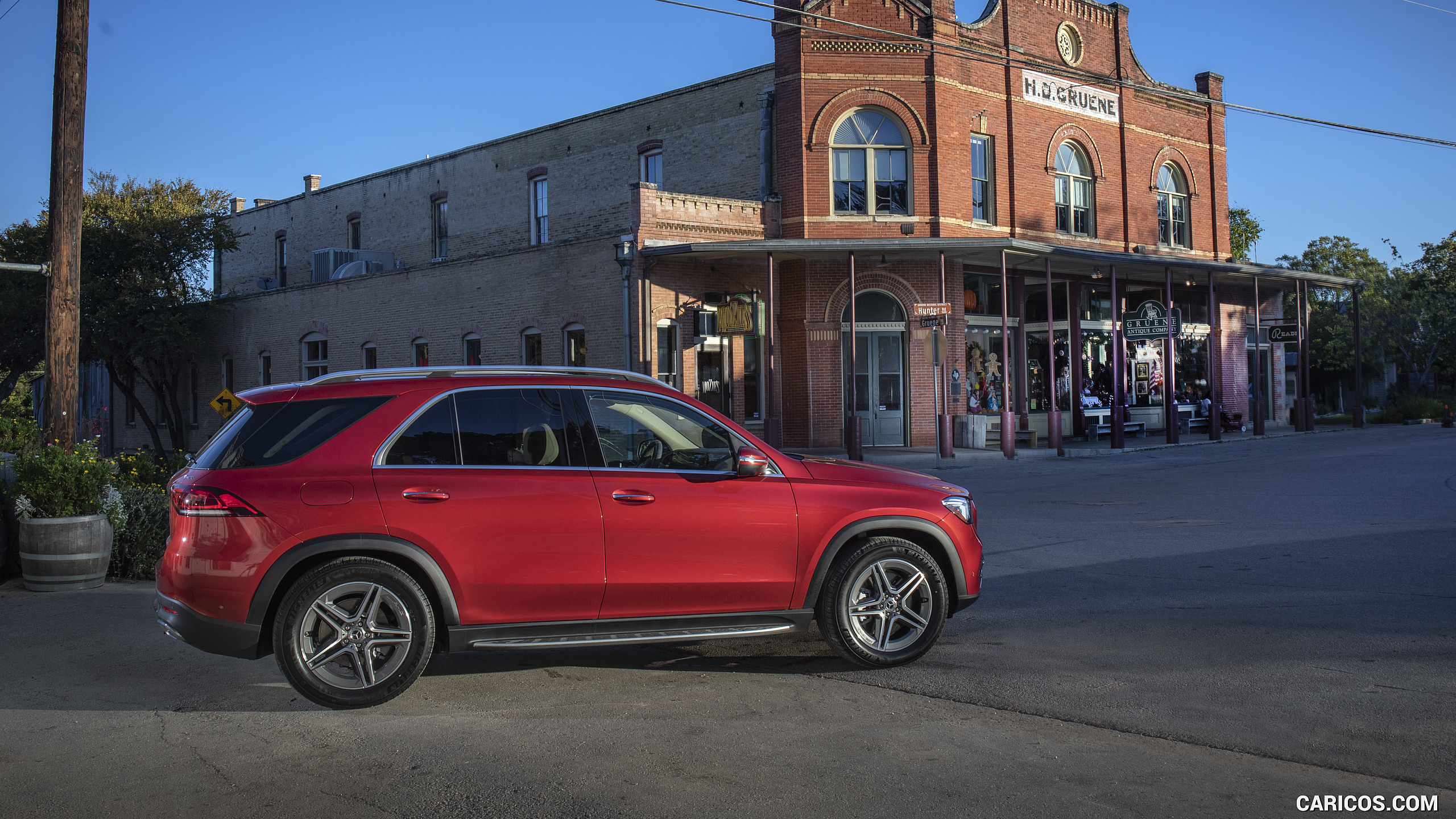 2020 Mercedes-Benz GLE 450 4MATIC (Color: Designo Hyazinth Red Metallic; US-Spec) - Side, #286 of 358