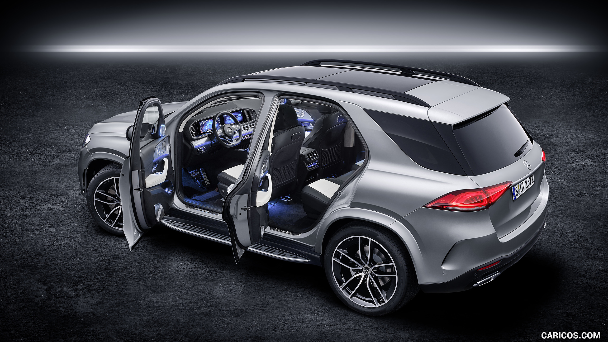 2020 Mercedes-Benz GLE AMG Line (Color: Iridium Silver) - Interior, #58 of 358