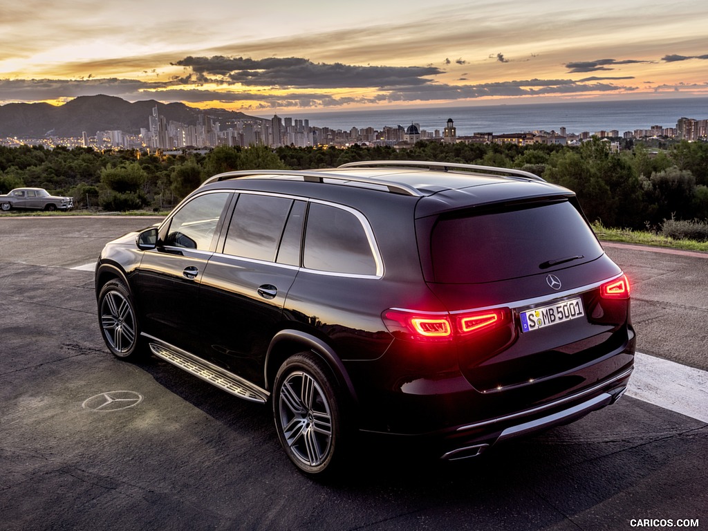 2020 Mercedes-Benz GLS (Color: Emerald Green) - Rear Three-Quarter