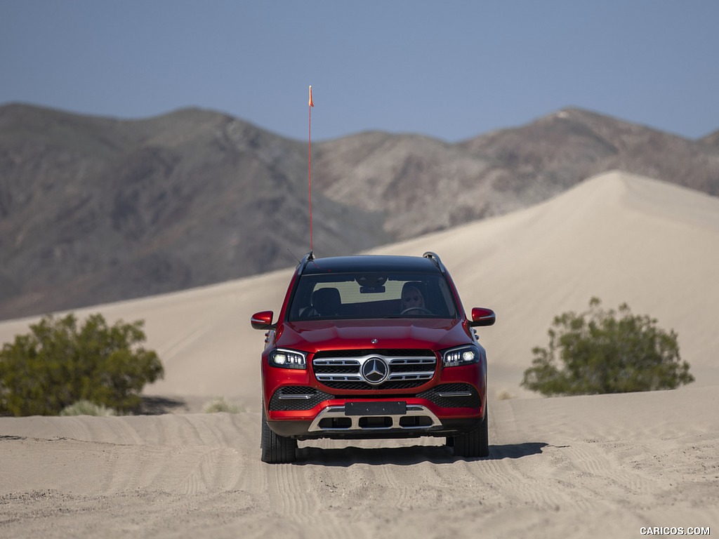 2020 Mercedes-Benz GLS 580 4MATIC (US-Spec) - Front