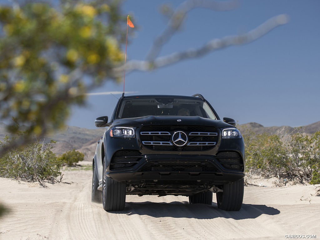 2020 Mercedes-Benz GLS 580 4MATIC (US-Spec) - Front