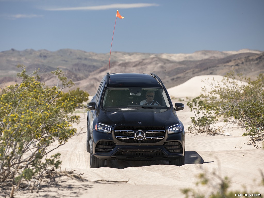 2020 Mercedes-Benz GLS 580 4MATIC (US-Spec) - Front