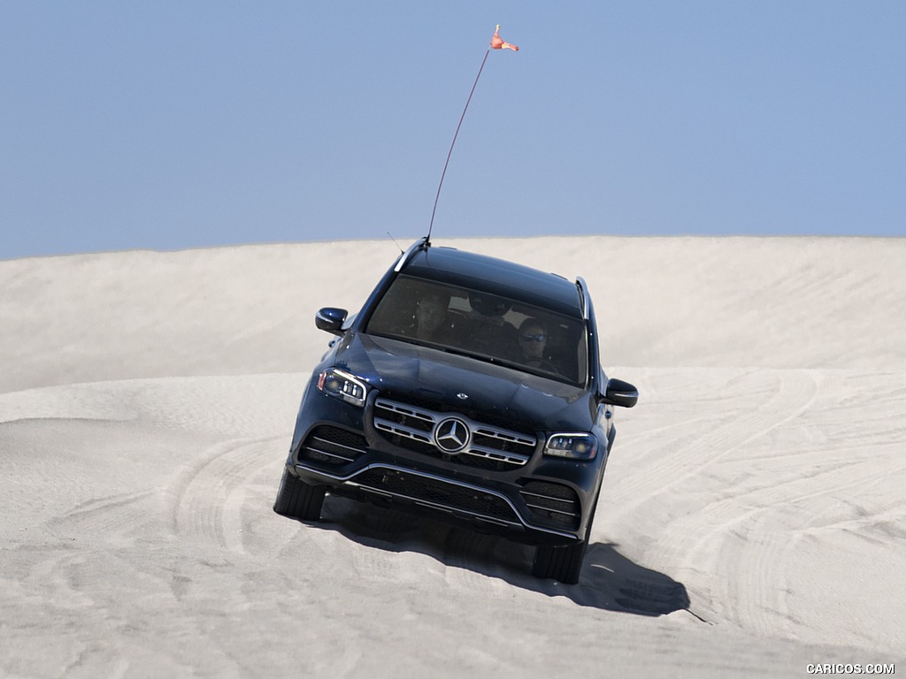 2020 Mercedes-Benz GLS 580 4MATIC (US-Spec) - Front