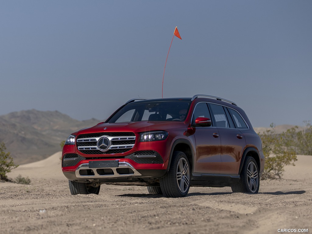 2020 Mercedes-Benz GLS 580 4MATIC (US-Spec) - Front Three-Quarter