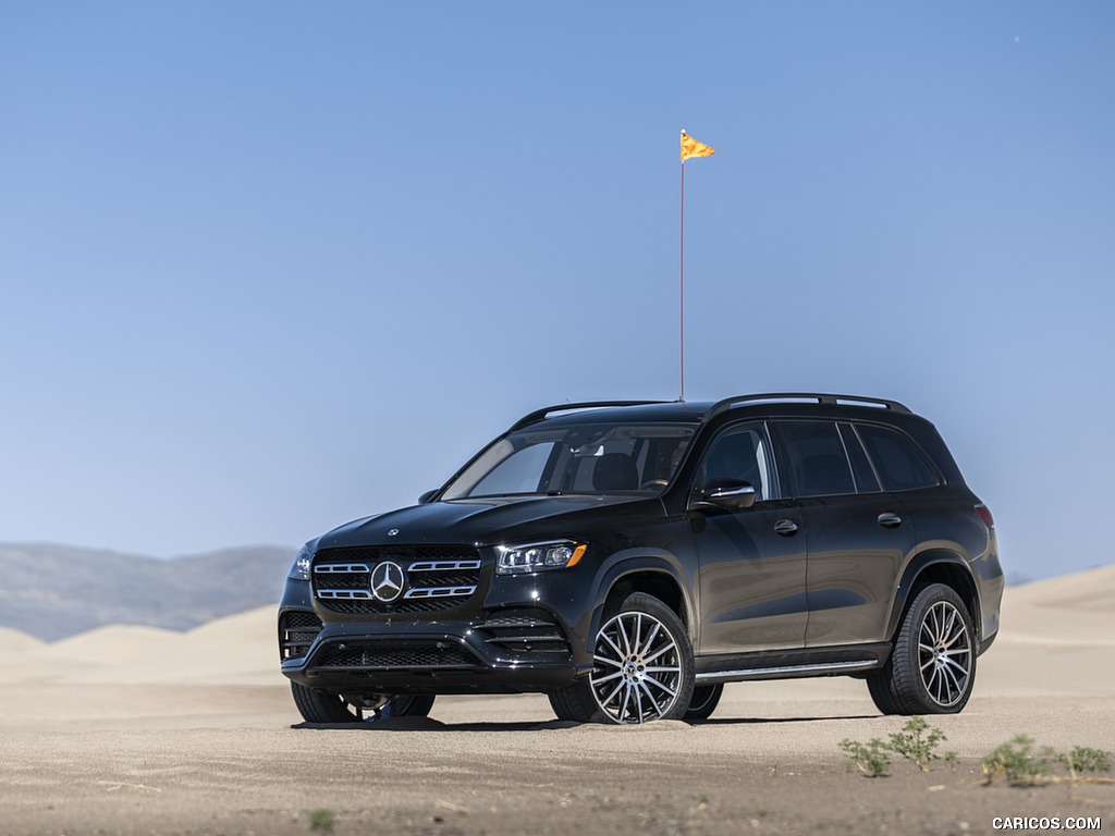 2020 Mercedes-Benz GLS 580 4MATIC (US-Spec) - Front Three-Quarter