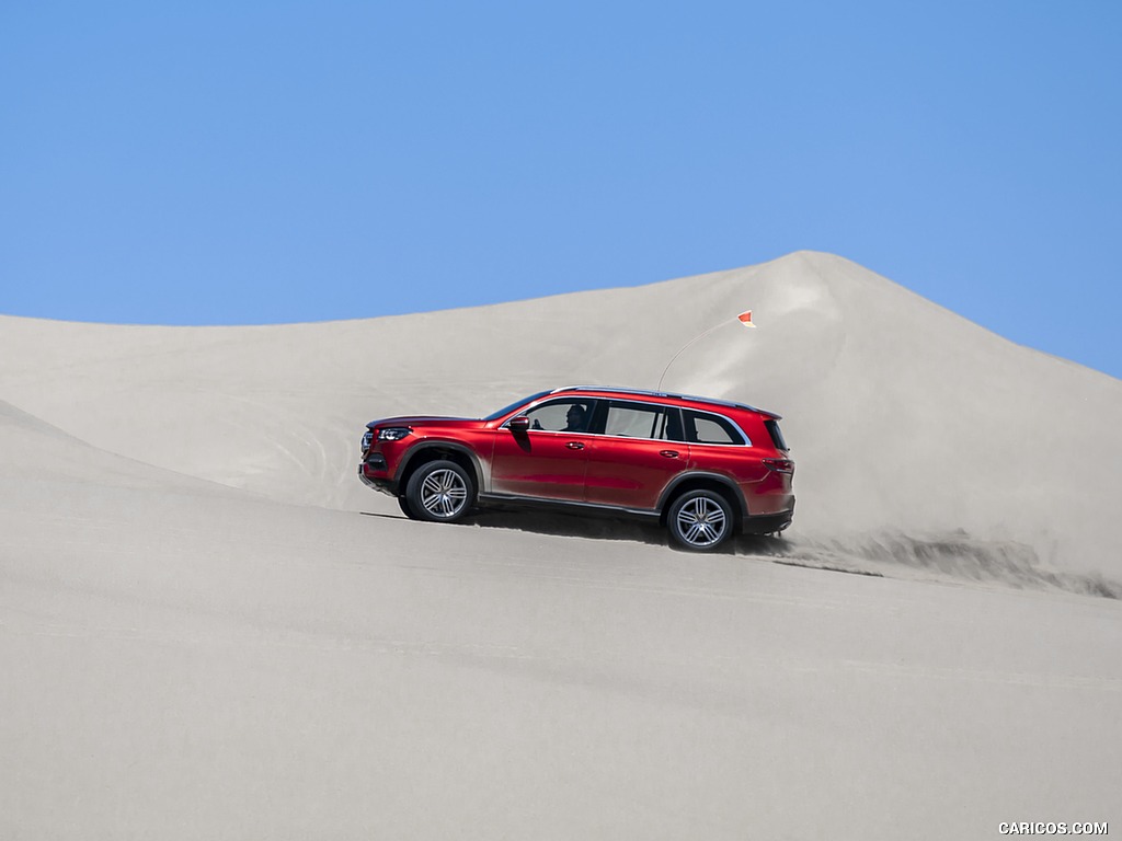 2020 Mercedes-Benz GLS 580 4MATIC (US-Spec) - Off-Road