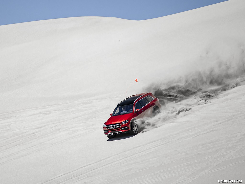 2020 Mercedes-Benz GLS 580 4MATIC (US-Spec) - Off-Road