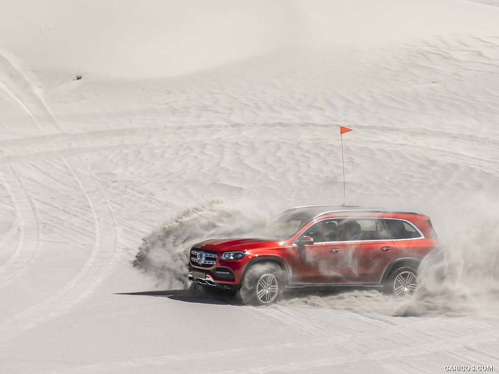 2020 Mercedes-Benz GLS 580 4MATIC (US-Spec) - Off-Road