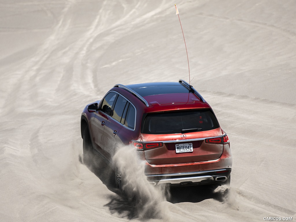 2020 Mercedes-Benz GLS 580 4MATIC (US-Spec) - Off-Road