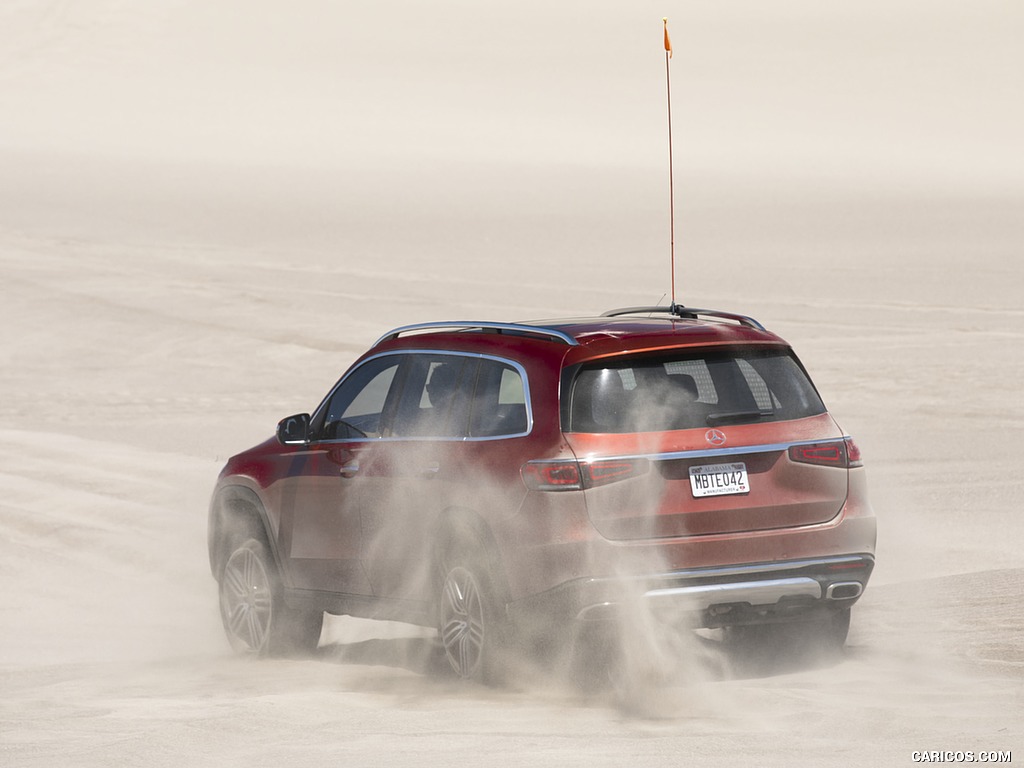 2020 Mercedes-Benz GLS 580 4MATIC (US-Spec) - Off-Road