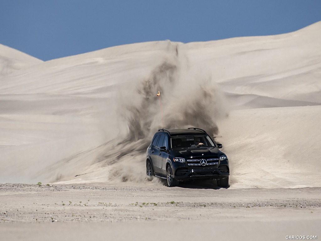 2020 Mercedes-Benz GLS 580 4MATIC (US-Spec) - Off-Road