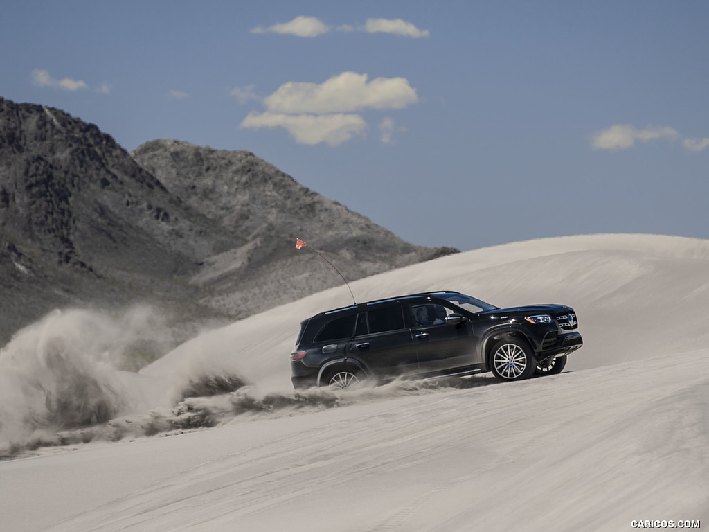 2020 Mercedes-Benz GLS 580 4MATIC (US-Spec) - Off-Road