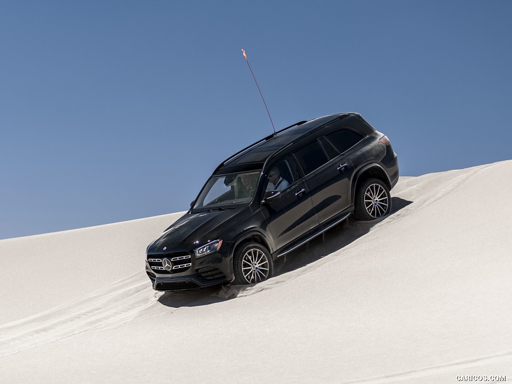 2020 Mercedes-Benz GLS 580 4MATIC (US-Spec) - Off-Road