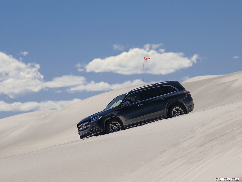 2020 Mercedes-Benz GLS 580 4MATIC (US-Spec) - Off-Road