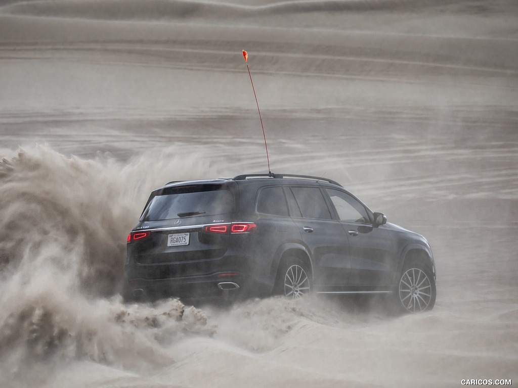 2020 Mercedes-Benz GLS 580 4MATIC (US-Spec) - Off-Road