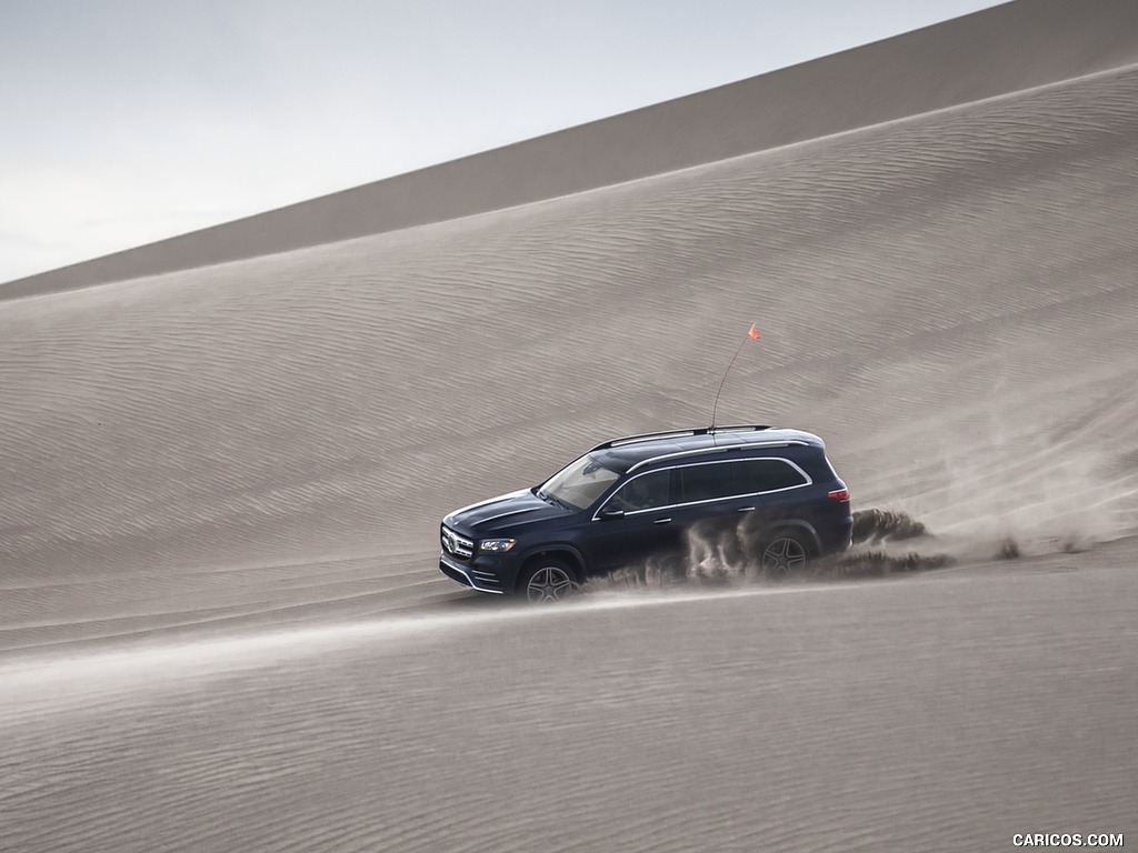 2020 Mercedes-Benz GLS 580 4MATIC (US-Spec) - Off-Road