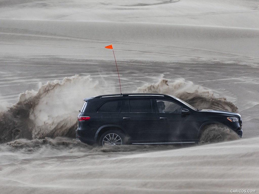 2020 Mercedes-Benz GLS 580 4MATIC (US-Spec) - Off-Road