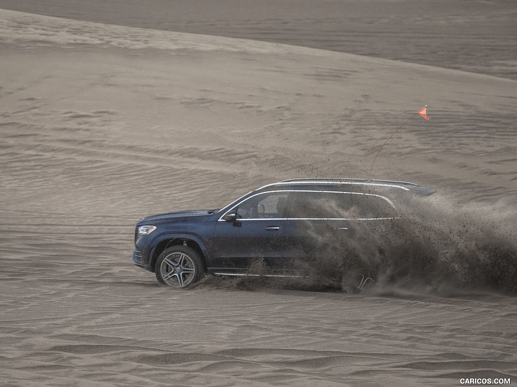 2020 Mercedes-Benz GLS 580 4MATIC (US-Spec) - Off-Road