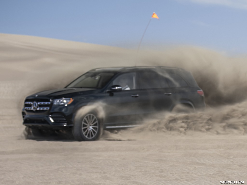 2020 Mercedes-Benz GLS 580 4MATIC (US-Spec) - Off-Road