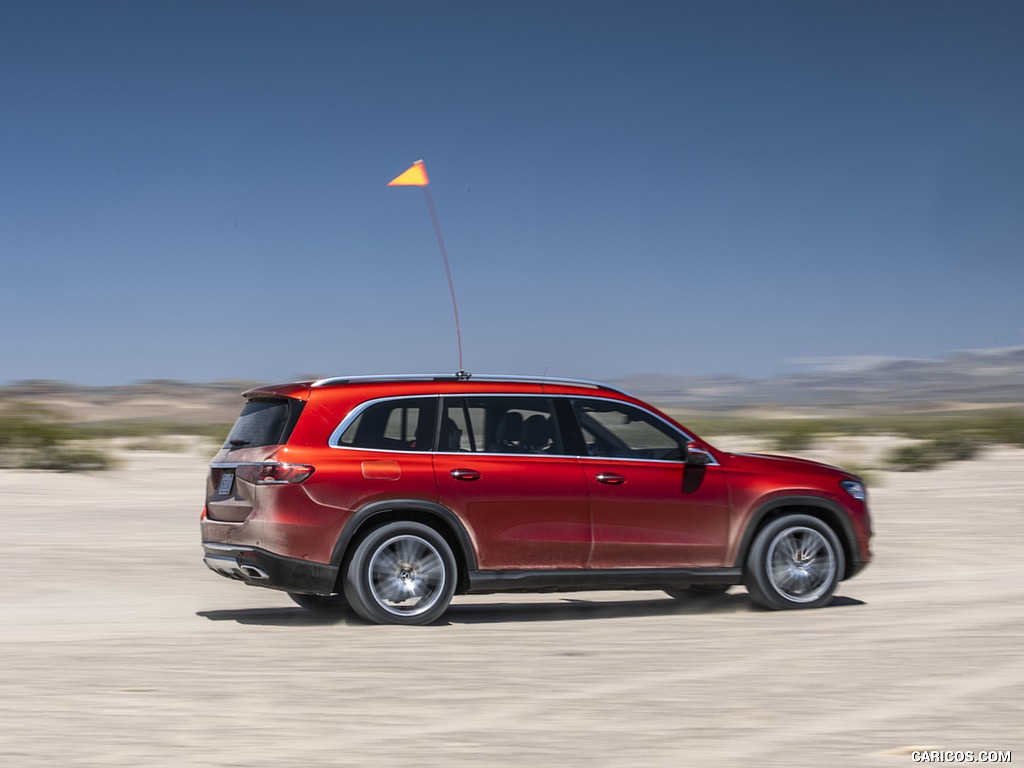 2020 Mercedes-Benz GLS 580 4MATIC (US-Spec) - Rear Three-Quarter