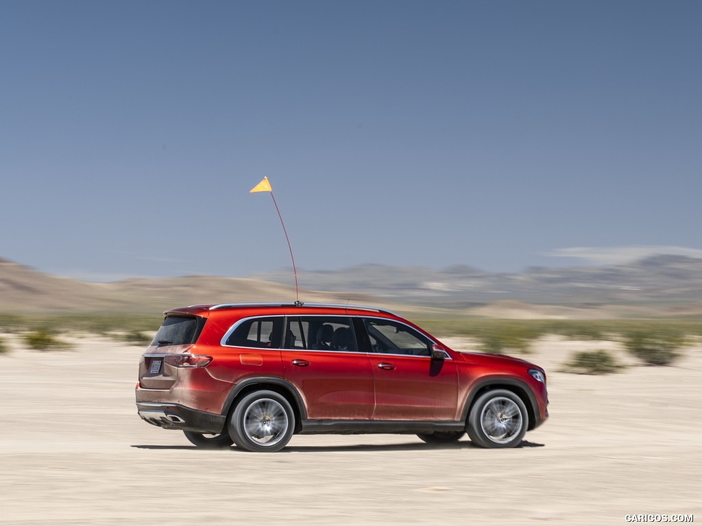 2020 Mercedes-Benz GLS 580 4MATIC (US-Spec) - Rear Three-Quarter