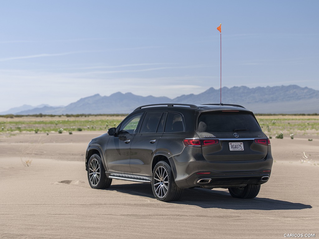 2020 Mercedes-Benz GLS 580 4MATIC (US-Spec) - Rear Three-Quarter