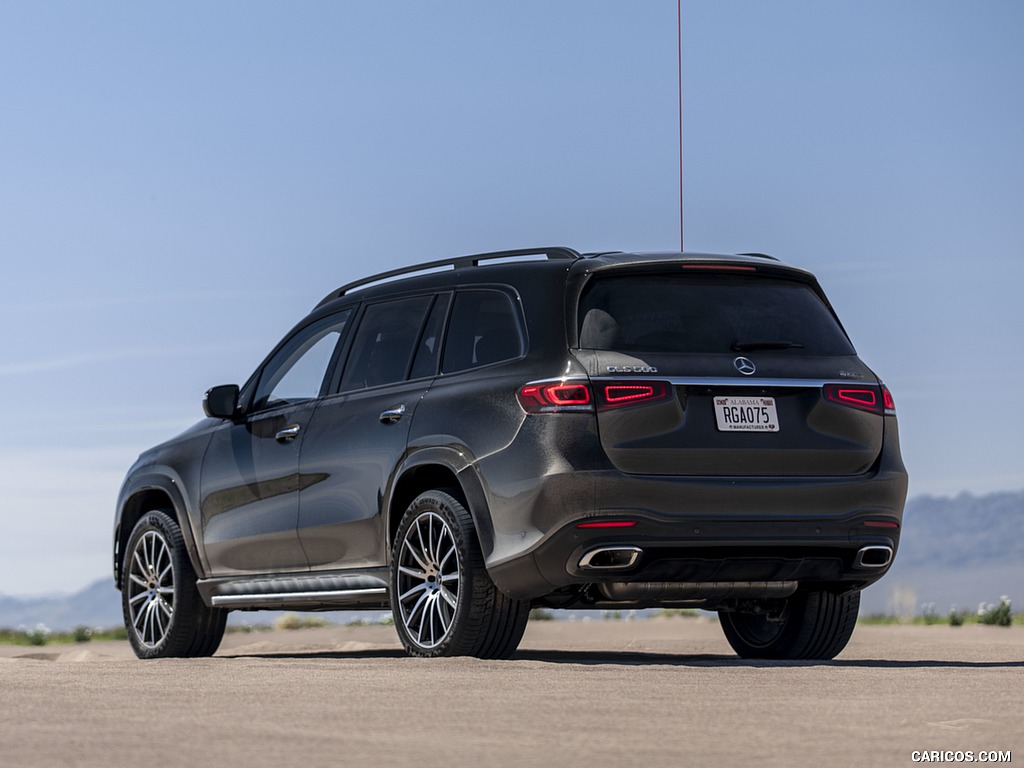 2020 Mercedes-Benz GLS 580 4MATIC (US-Spec) - Rear Three-Quarter