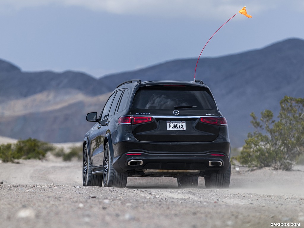 2020 Mercedes-Benz GLS 580 4MATIC (US-Spec) - Rear Three-Quarter