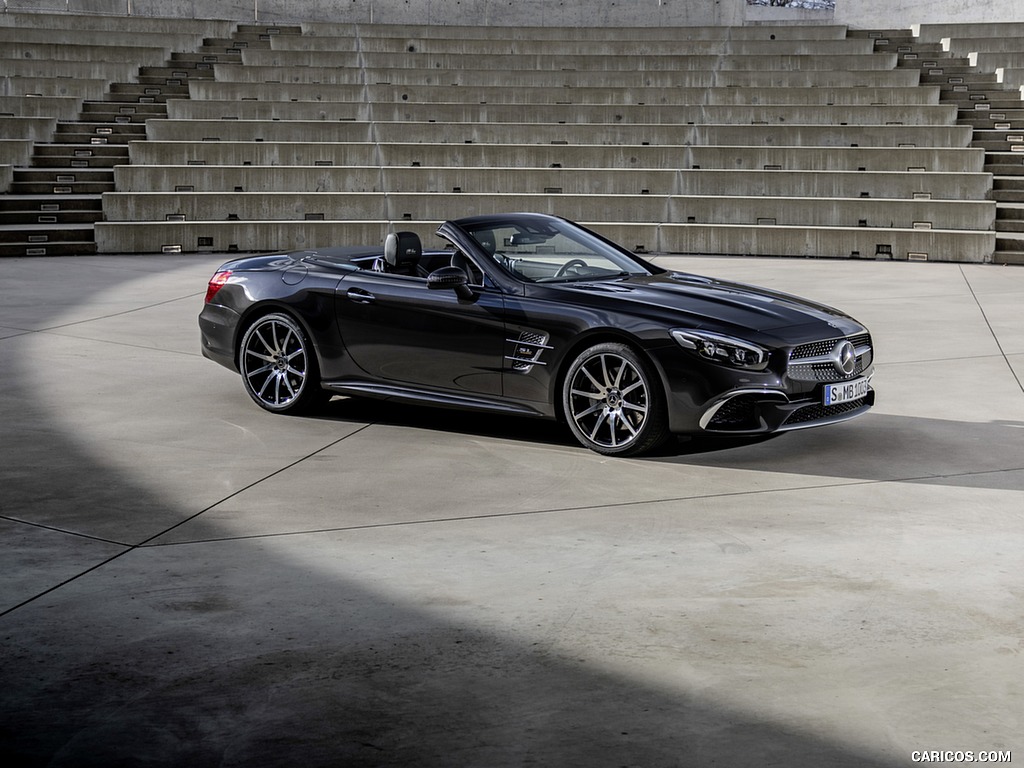 2020 Mercedes-Benz SL 500 Grand Edition (Color: Graphite Grey) - Front Three-Quarter