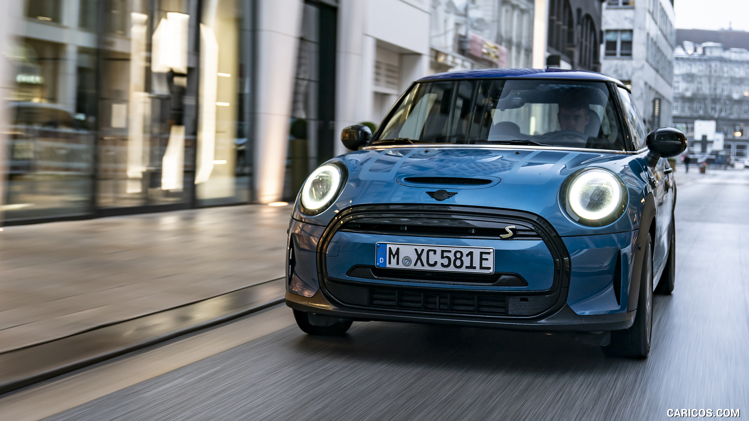 2021 MINI Cooper SE Electric - Front, #30 of 80