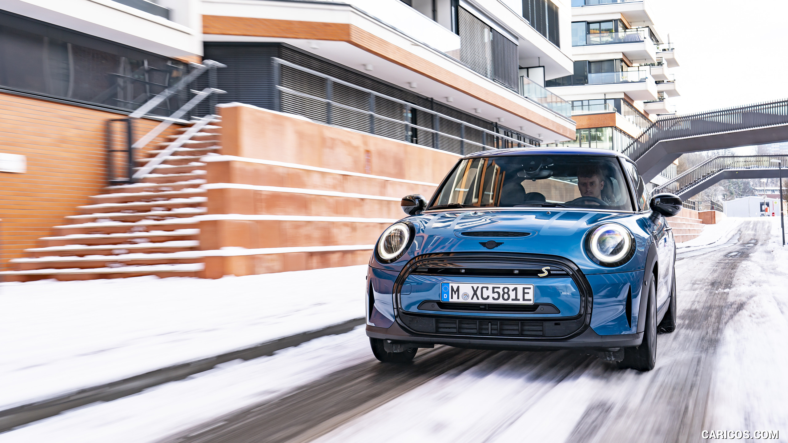 2021 MINI Cooper SE Electric - Front, #34 of 80