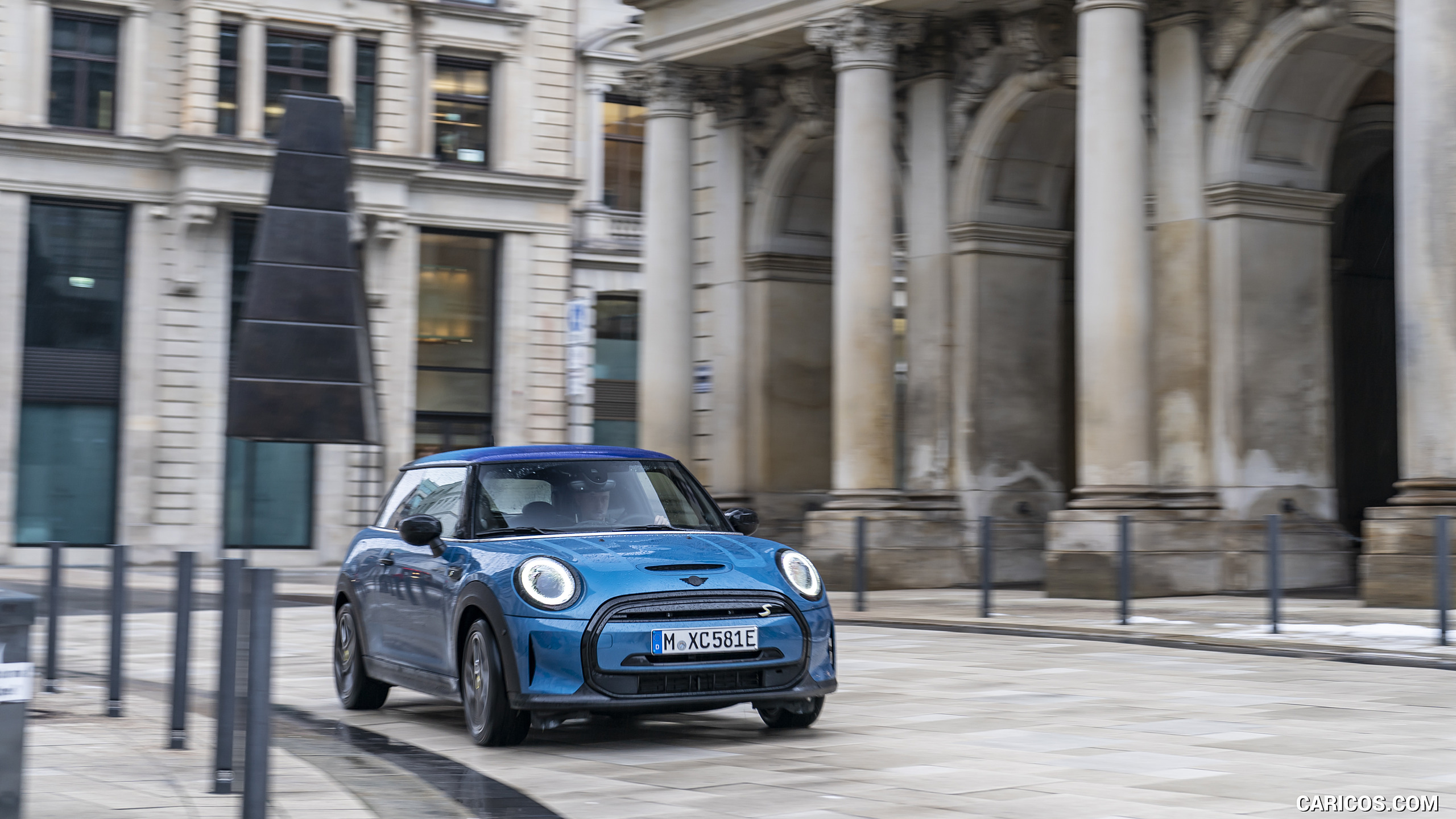 2021 MINI Cooper SE Electric - Front, #45 of 80
