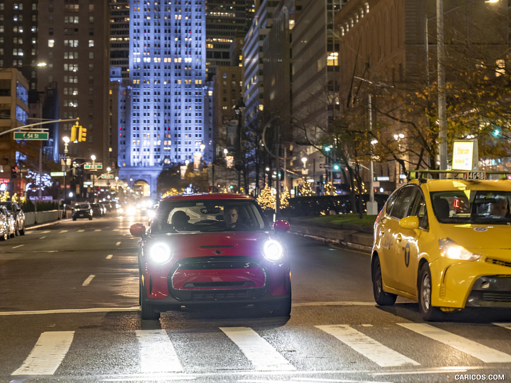 2021 MINI Cooper SE Electric - Front