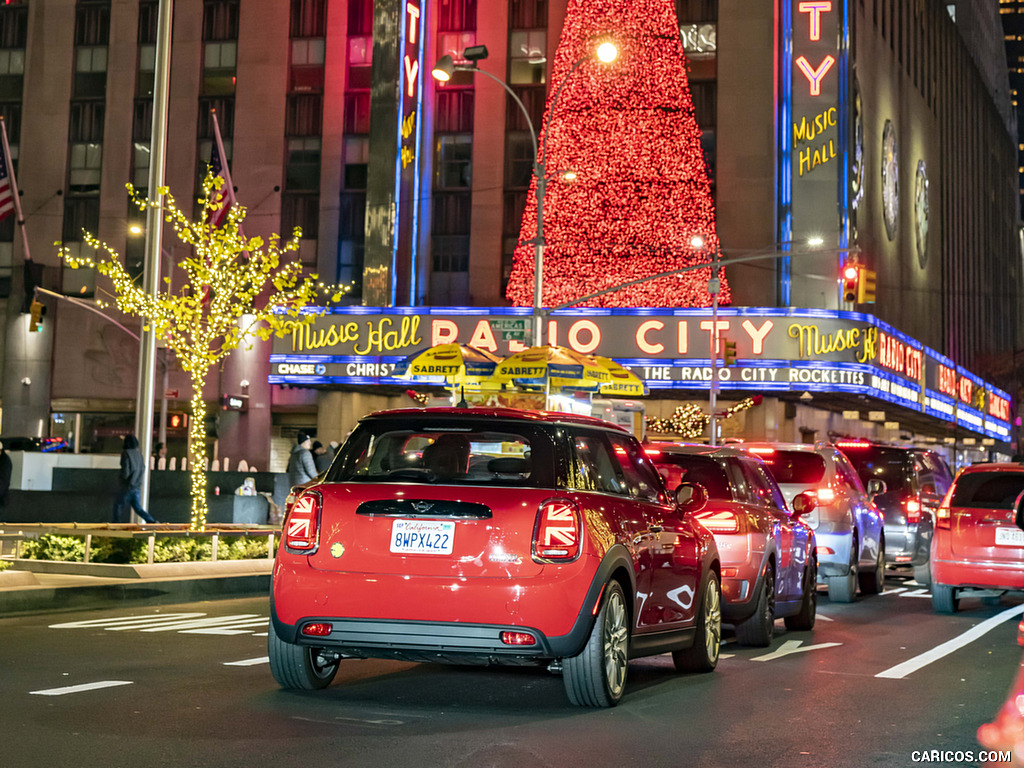 2021 MINI Cooper SE Electric - Rear