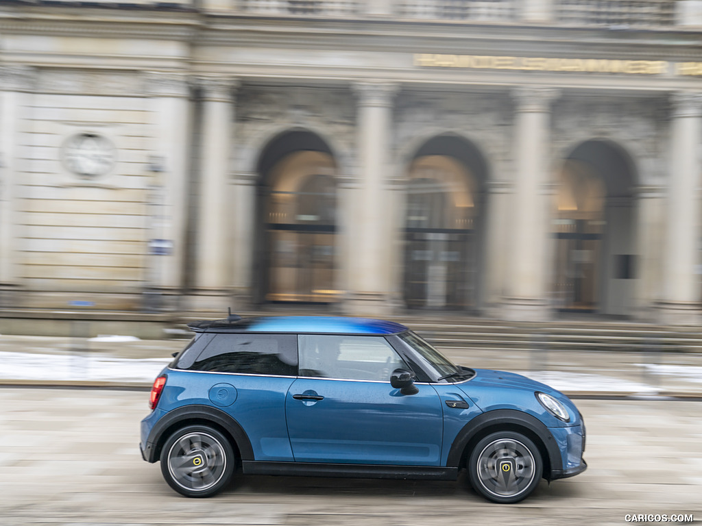 2021 MINI Cooper SE Electric - Side