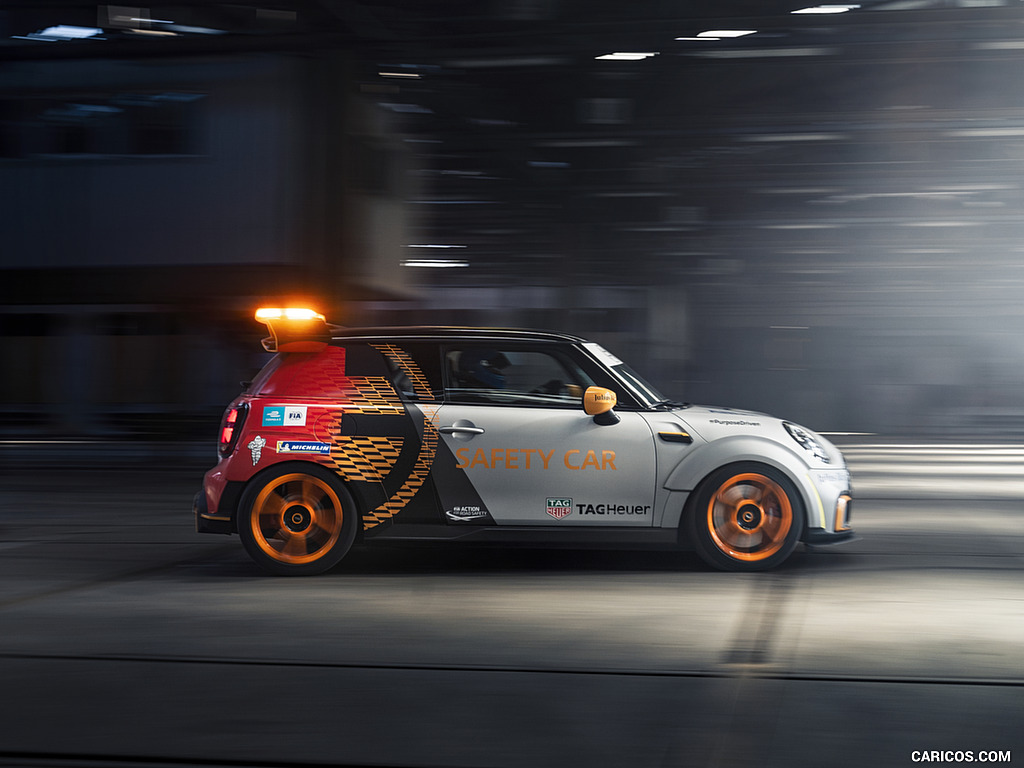 2021 MINI Electric Pacesetter - Side