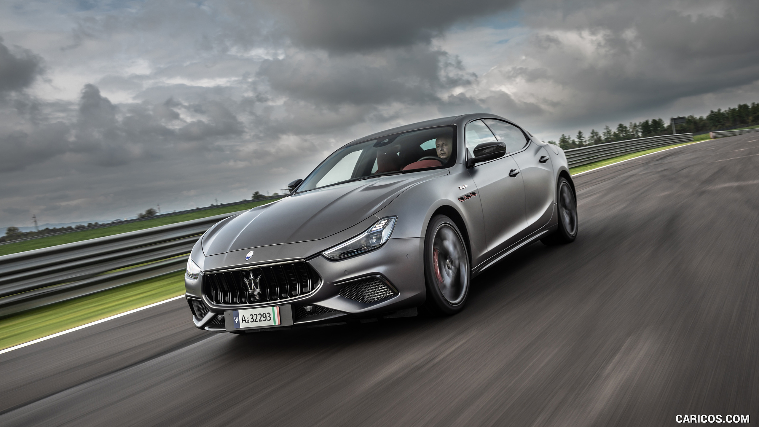 2021 Maserati Ghibli Trofeo - Front Three-Quarter | Caricos