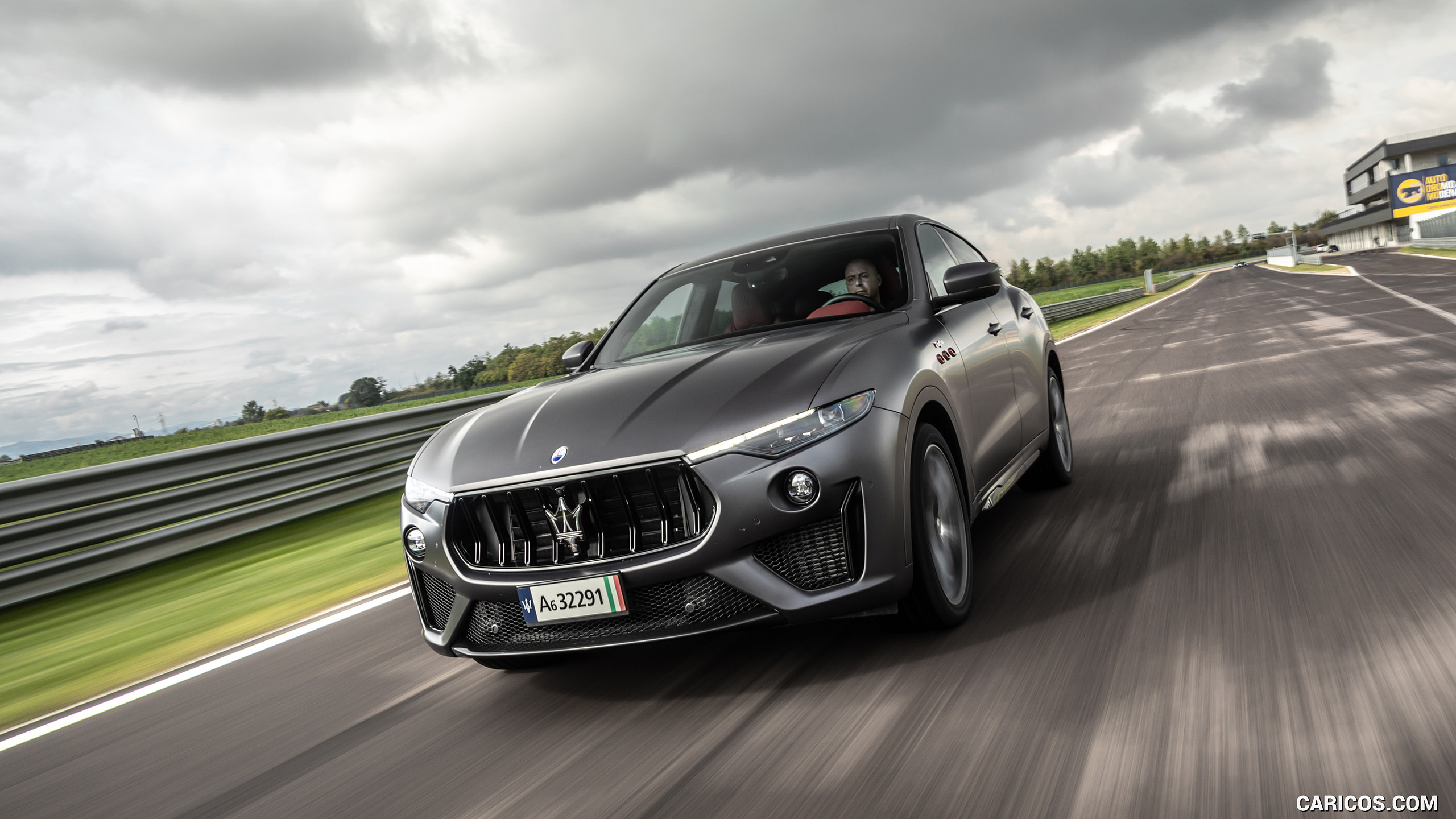 2021 Maserati Levante Trofeo - Front, #14 of 37