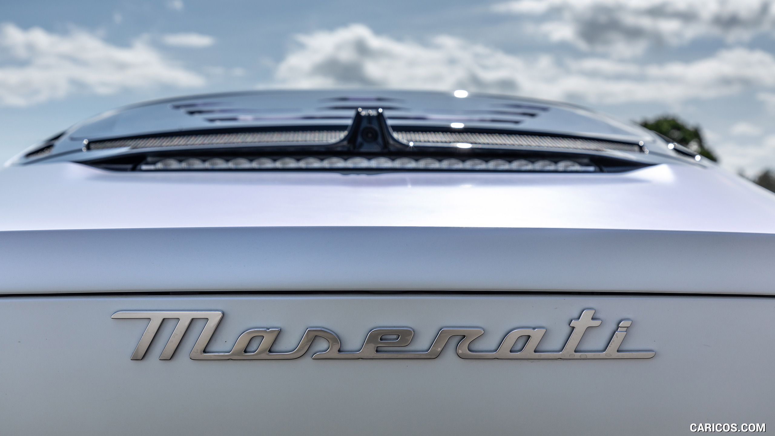 2021 Maserati MC20 (Color: Bianco Audace) - Badge, #161 of 161